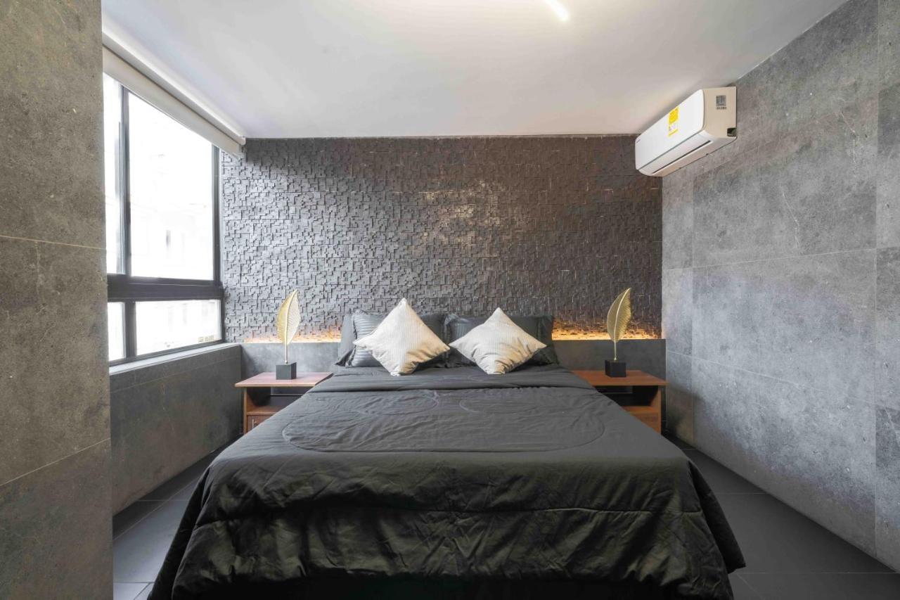 3 bedroom apartment, one block from lleras park p12 in medellin