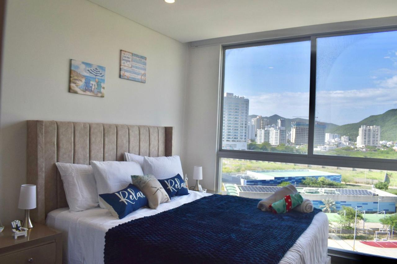 Salguero Suites apto 714 con balcon y vista a las montañas